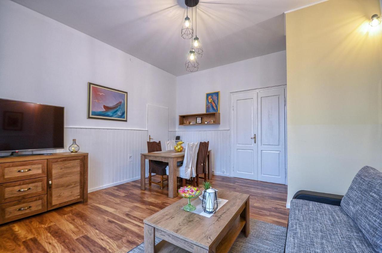 City Apartment Todor بولا المظهر الخارجي الصورة